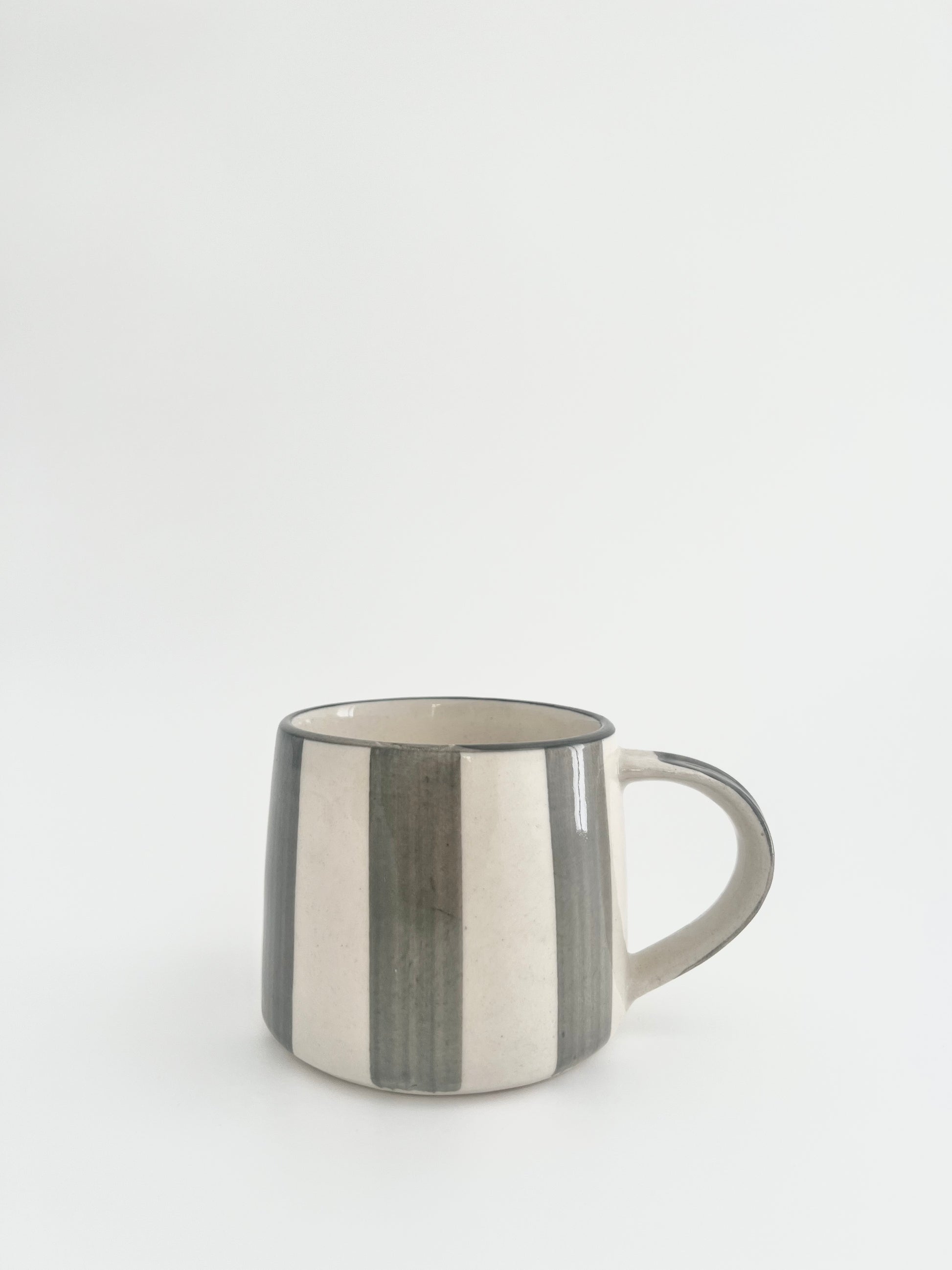 Hand painted stoneware mug pathhomeware